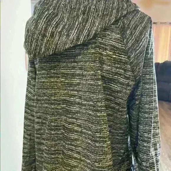 🧥 Lightweight Grey/Pink windbreaker - Picture 2 of 5